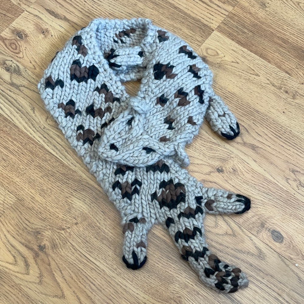 Wool knit animal scarf stole